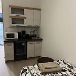 Lejlighedshotel & *